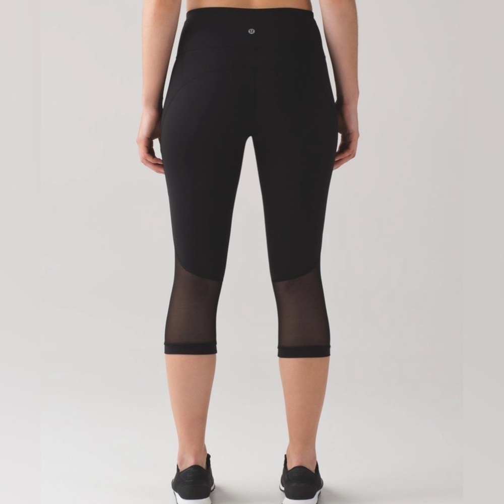 Lululemon - Gear Up Crop (17")